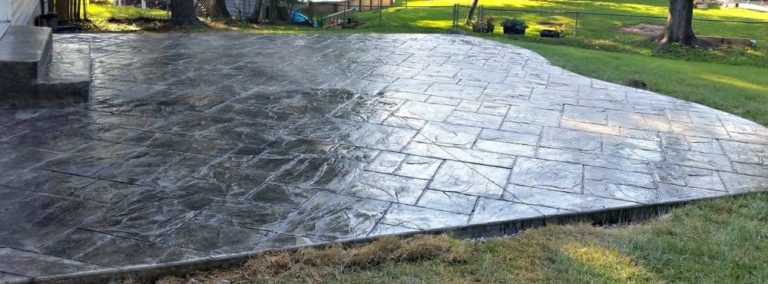 Large stone-pattern patio